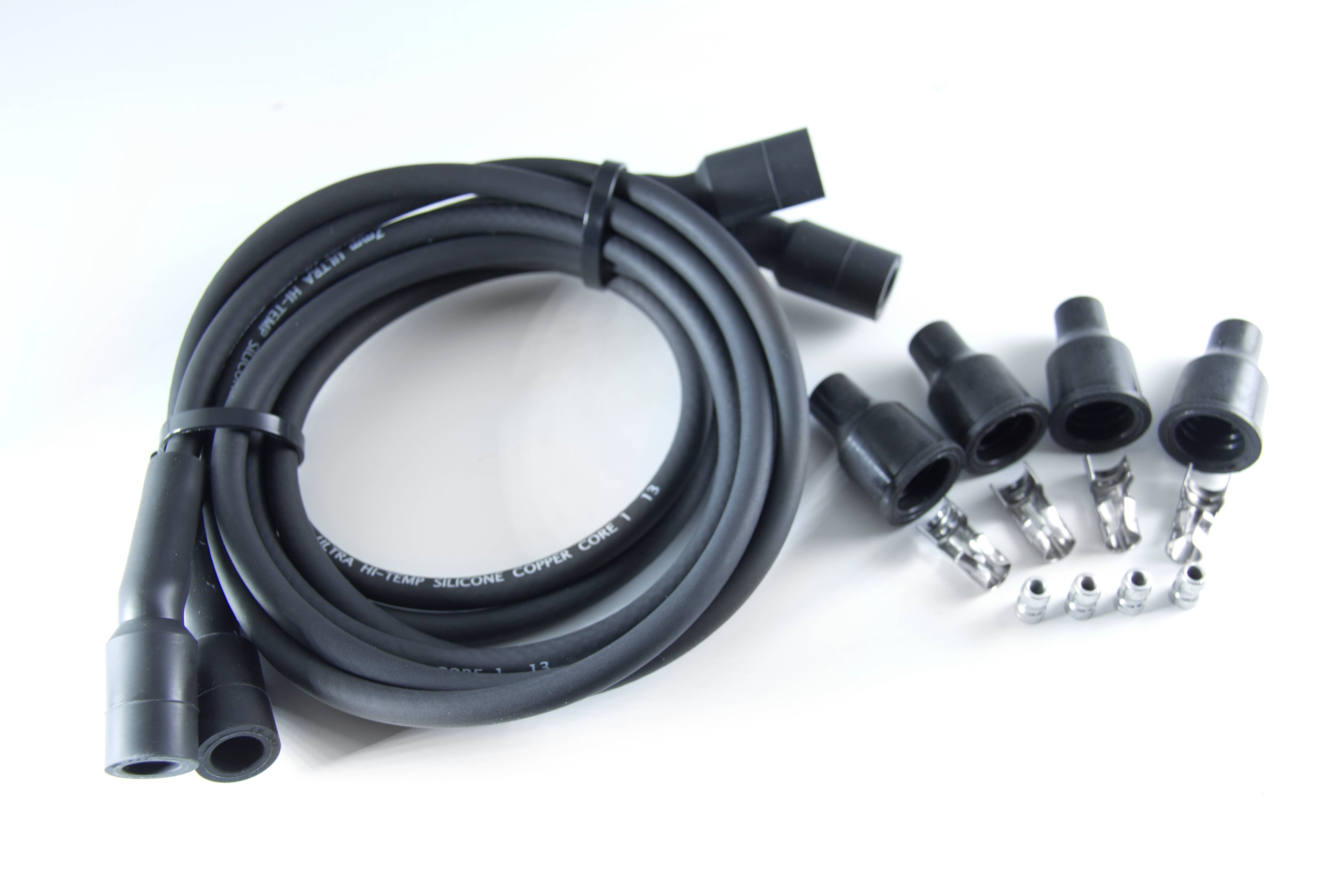 Lieferumfang der Dyna Zündkabel mit Kupferkern und vier Kerzensteckern, schwarz, 7 mm