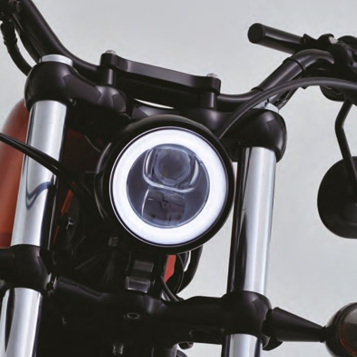 LED Motorradscheinwerfer mit nur 120 mm Durchmesser Tagfahrlicht