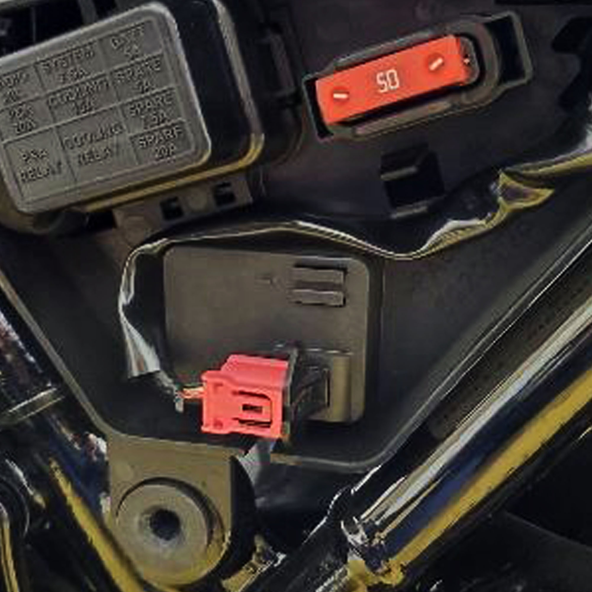 Roter Euro 5 Diagnosestecker an Harley Davidson ab 2021