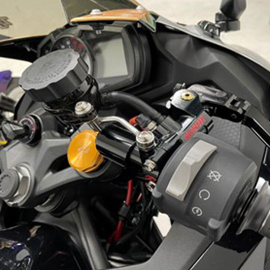 Montagebeispiel Gale Speed Reservoir-Kit für Stummellenker VA mit weißem Reservoir