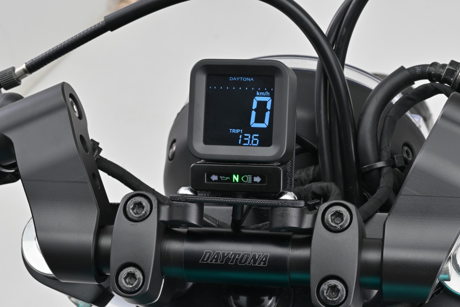 CUBE LCD-Cockpit schwarz mit Tacho und Drehzahlmesser mit Tageskilometerzähler